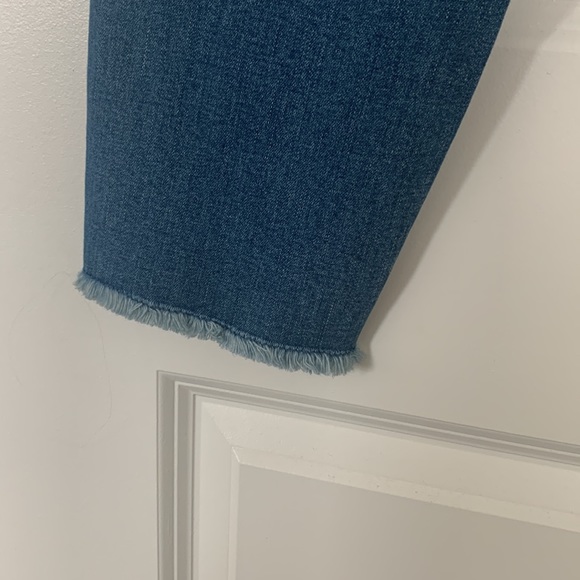 Fray Hem Skinny Jeans - Picture 7 of 7